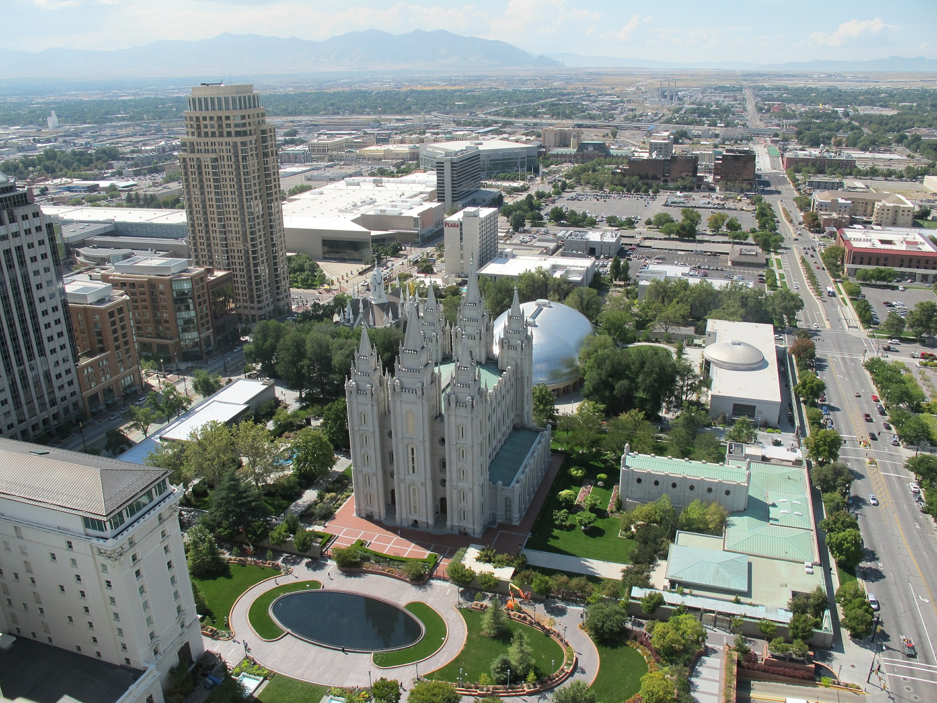 With stunning scenery and a small town feel, Salt Lake City is a one-of-a-kind destination. 